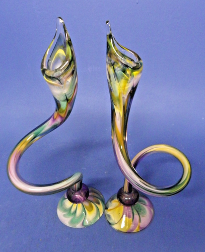 Par de candelabros altos estilo Murano arremolinados púrpura verde + colores 12" de alto - Imagen 2 de 10