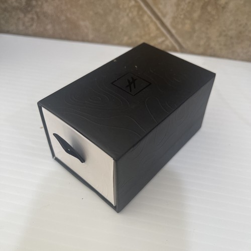 HONNE CRANK MINIATURE MUSIX BOX / Plays It Calls Me / 2” x 2.5” / Carved - Picture 11 of 11
