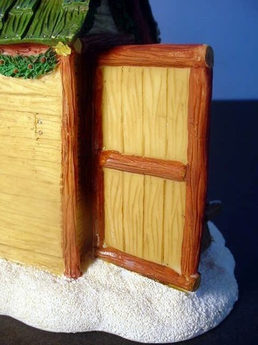 NEW St Nicholas Square Toy Carver’s Shop Village Collection Building Retired - Picture 17 of 21