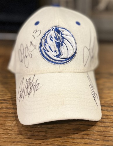 Chapeau blanc signé NBA Dallas Mavericks Jerry Stackhouse Jason Terry sans certificat d'authenticité - Photo 1/10