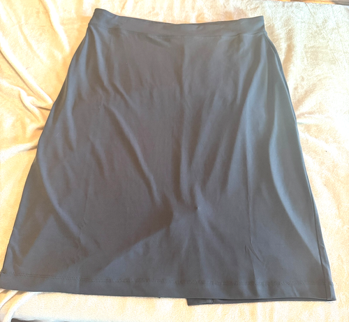 Susan Graver Rock Modern Essentials Liquid Knit grau knielang Gr. M
