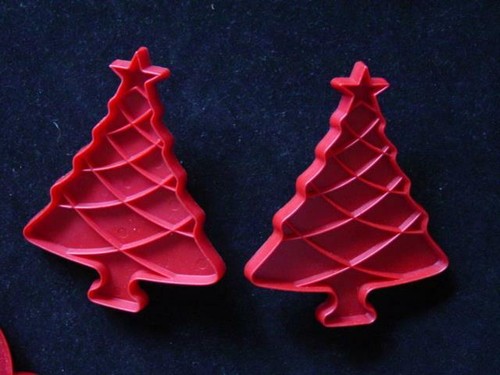 (7) Vintage Christmas Tupperware COOKIE CUTTERS - Porky Pig, Tree, Turkey, Etc - Picture 3 of 4