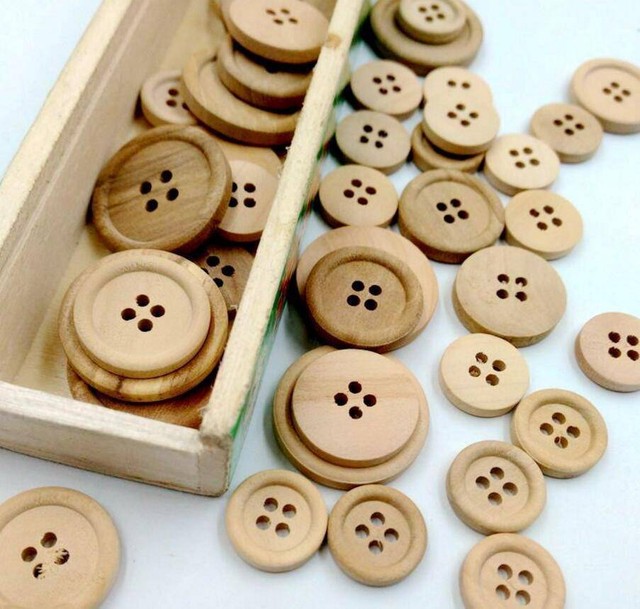 DIY 50PCs Wooden Buttons Natural Color Round 4-hole Sewing Scrapbooking