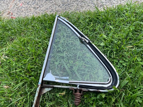 Vintage Holden EH/EJ Sedan RHS Front Door QTR Vent Unit VGC - Picture 5 of 11