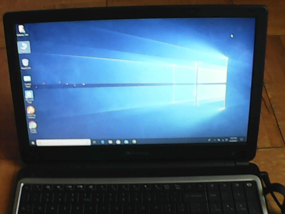 Gateway NE51006U Intel Celeron CPU N2920 1.86 Ghz,4GB Of Ram,500 GB HDD,WIN 10 - Image 2 of 4