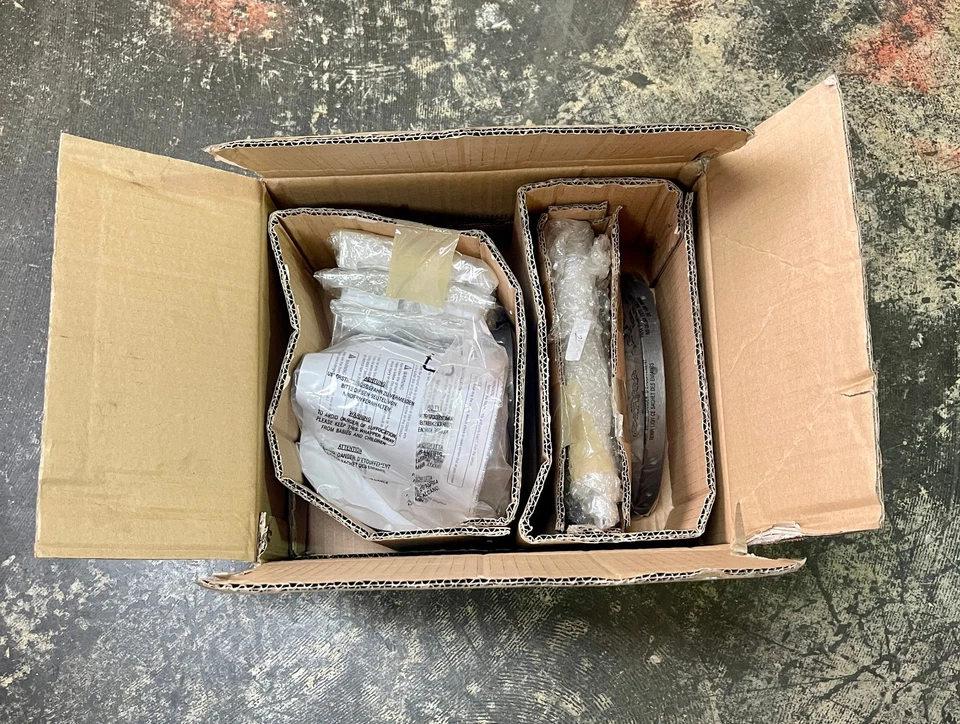 Troy Lighting B3801 BISTRO 水晶壁灯 全新带盒 石墨/锡 已停产 — 第 2/4 张图片