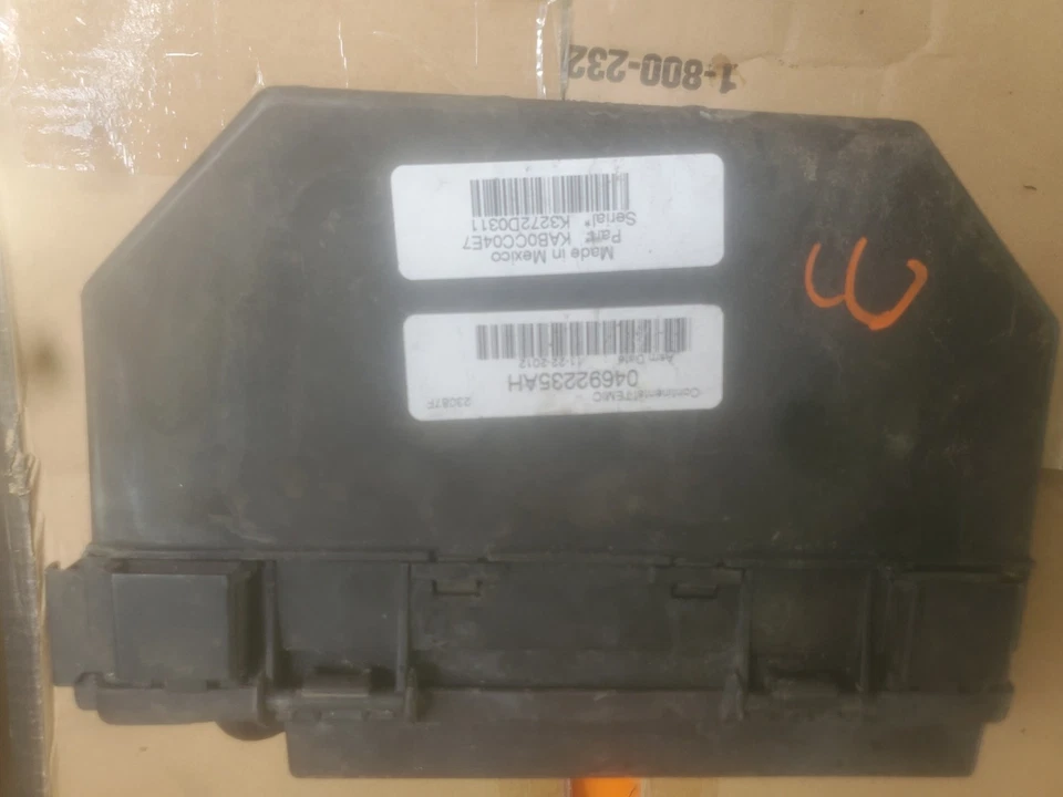 Jeep Liberty Dodge Nitro TIPM 2008 2009 caja de fusibles 04692235AH fabricante original Foto 3 de 4