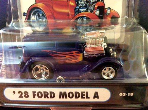 MUSCLE MACHINES 28 FORD MODEL A BROWN 1:64 SCALE LIMITED EDITION - FLAMES  - Picture 1 of 3
