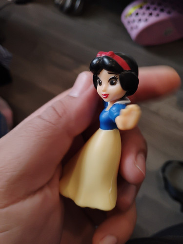 Disney Princess 3In Snow White McDonald's Toy Figure 2020 3 inch Cake Topper! - Picture 3 of 10