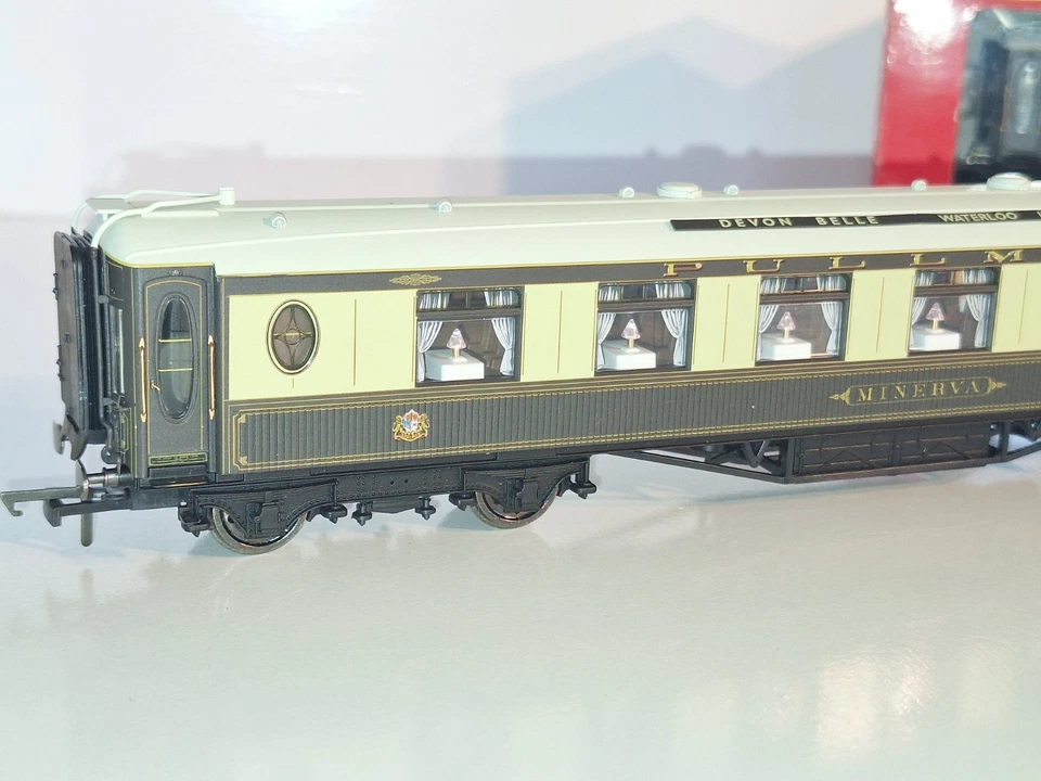 Hornby Pullman coach R4251, Minerva. As New. Table Lighting. OO Scale. Boxed - Image 2 of 4