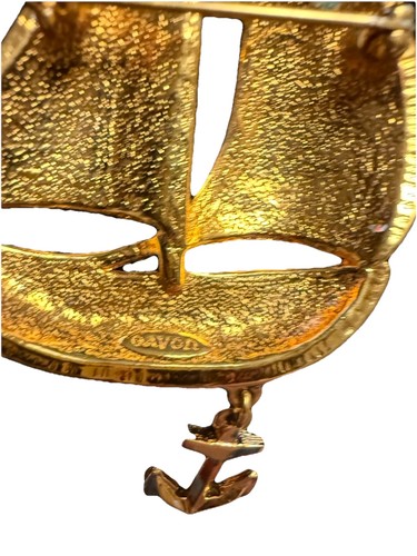 Avon Brooche Sailboat Anchor Nautical Red White Blue Goldtone NOV25 - Picture 7 of 9