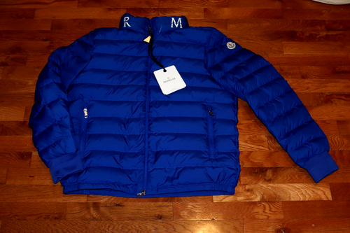 Neu mit Etikett Moncler Akio Daunen gefütterte Jacke Größe 4 (italienisch/französisch 52) UVP 1450!!!!