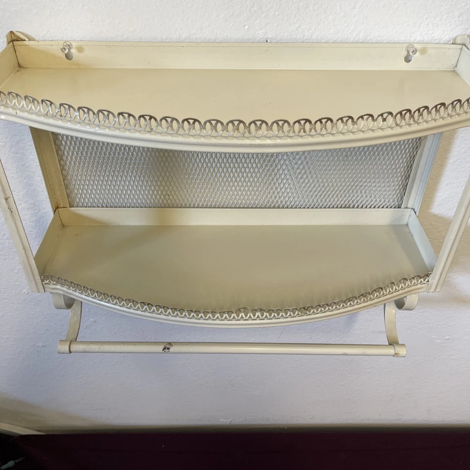 Estante de pared de metal vintage crema/dorado MCM 2 niveles toallero barra pantalla/malla trasera Foto 3 de 4