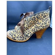 "Poetic License" LONDON Cheetah ,Pump ,Bootie,Size 6.5(37), Ribbon Laces,Gypsy,