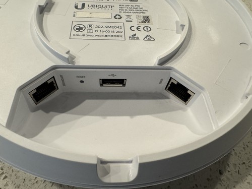 Ubiquiti Unifi AP AC PRO (UAP-AC-PRO-US) 802.11ac Wireless Access Point - Bild 2 von 3