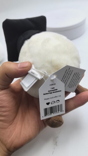 Poupée souple oeuf bouilli jolie graduation Jellycat 2026 neuve avec étiquette et sac à poussière VENDEUR BRITANNIQUE - Photo 7/9