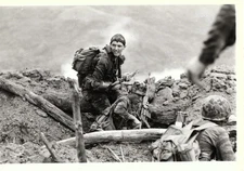 VINTAGE PHOTO VIETNAM: SPECIAL FORCES RETAKE AN OUTPOST HA THAN 9 SEP 68