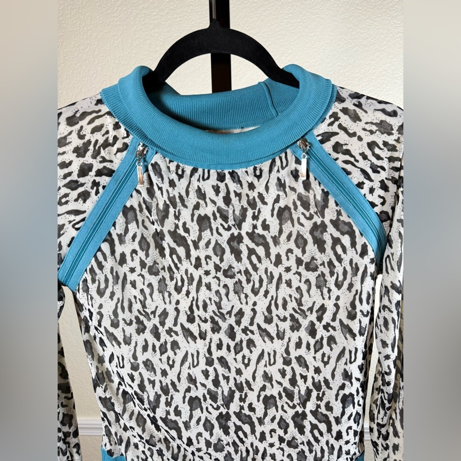 Leopard Print Colorblock Pullover Medium Black Gr… - image 2