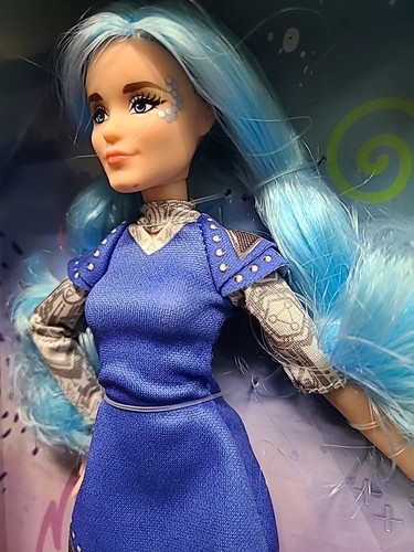 Disney Princess Zombies 3 Addison Fashion Doll Blue Hair Alien Outfit DMG PKG - Picture 8 of 9