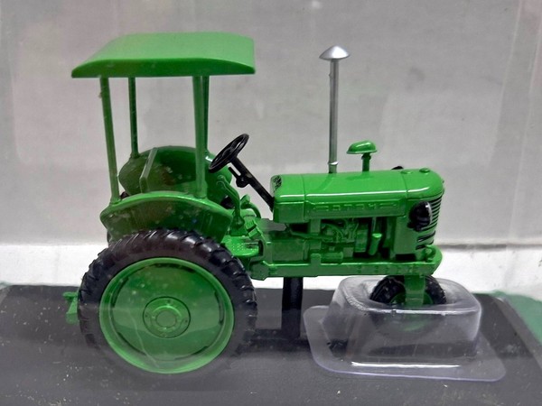Hachette - 1:43 - Spur 0 - Traktor Wladimirets DT-24-3 (Udssr) - Dreirad - GrüN-image