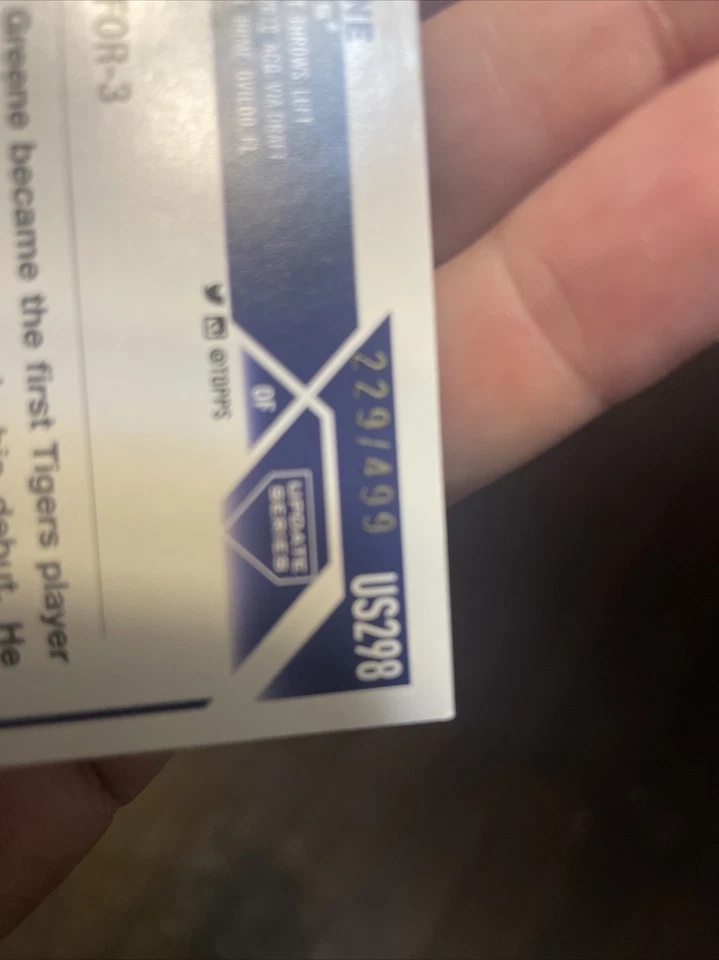 RILEY GREENE ROOKIE CARD!!!!GREEN FOIL NUMBERED 299/499 - Image 3 of 3