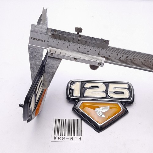 Honda CB125 CB125S S0 S1 Side Cover Badge Emblem New Replacement #4 - Foto 5 di 5