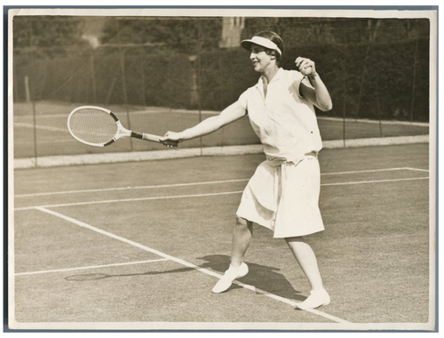 UK, Helen Wills Moody practicing in Wimbledon Vintage . Tirage argentique - 第 1/1 張圖片