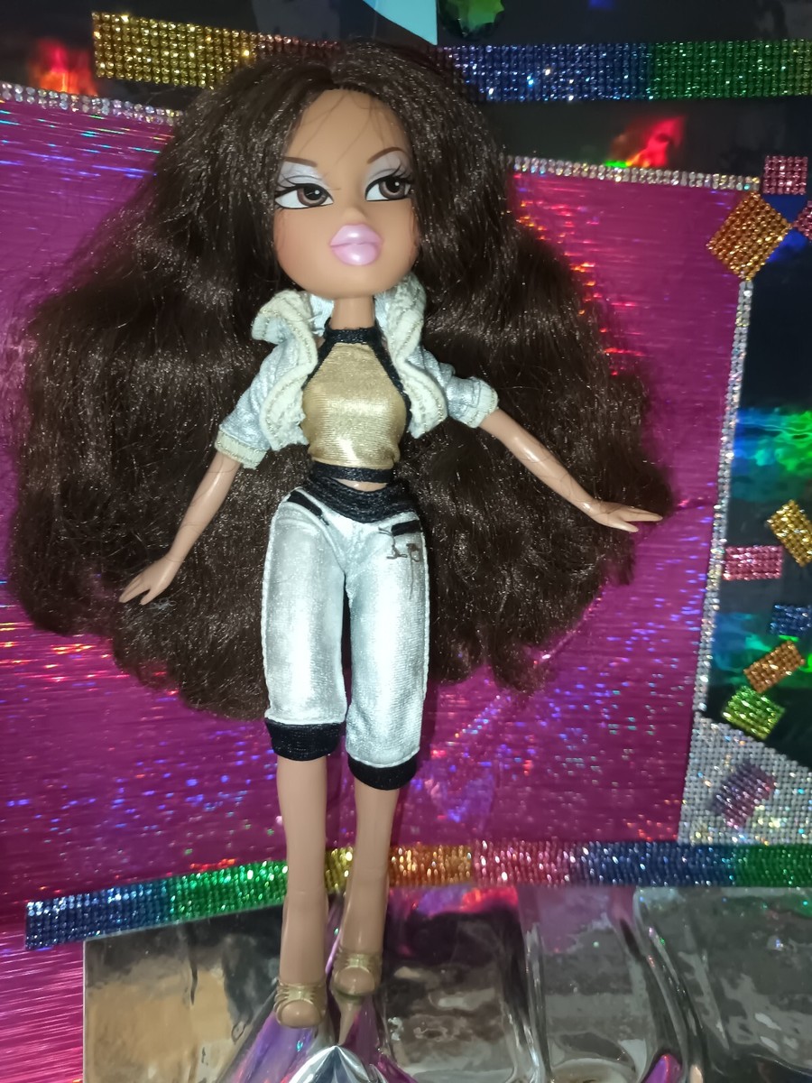 Bratz Play Sportz Yasmin Fashionably Fit Fashion Doll