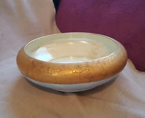 Round Ceramic Bowl? Light Blue, Gold Trim 9" Wide 3" Deep, Lustre Interior - Picture 1 of 8