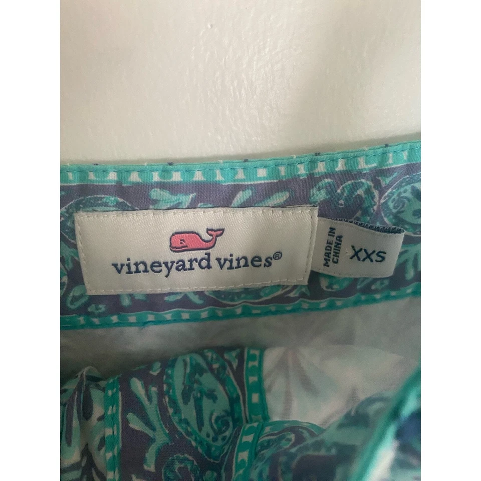 Bermuda Romper Vineyard Vines Bordada Folhas Minúsculas Sem Mangas Tamanho XXS - Imagem 3 de 4