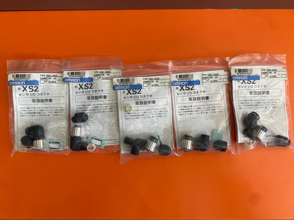 Conector métrico circular OMRON M12 3A 125VDC XS2CD422 Qtd. 5 - Imagem 2 de 4