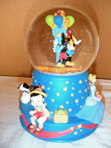 Disney's 100 Musical Birthday water globe tune When You Wish Upon A Star  w/BOX - Bild 3 von 12