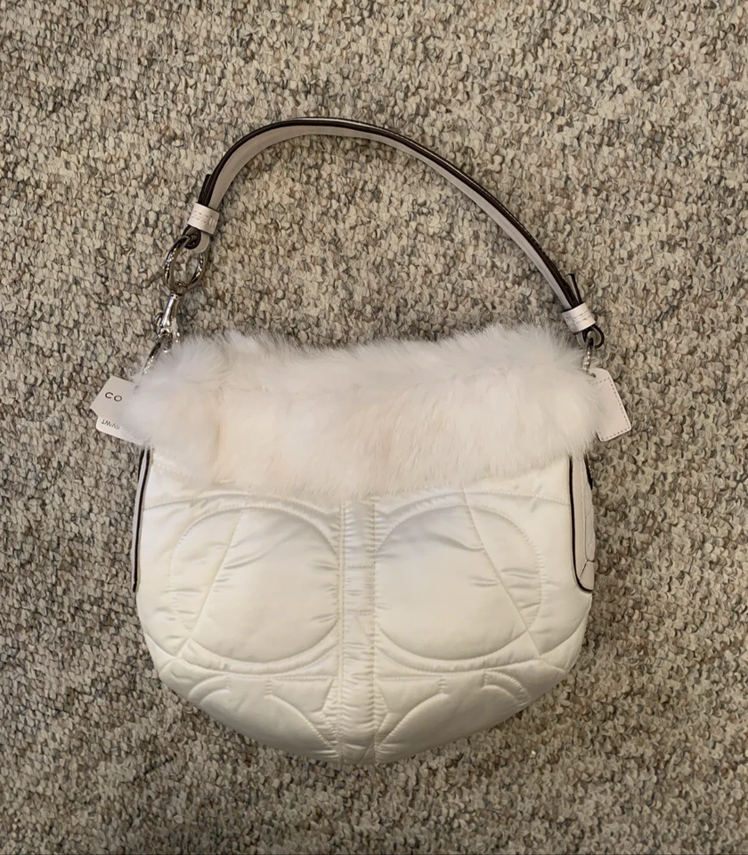 Coach Soho Ski Hobo Blanco Satén Acolchado Bolso de Hombro Piel de Conejo Nuevo con Etiquetas Foto 2 de 4