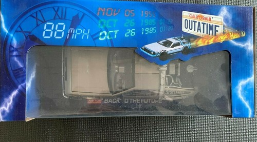 SUNSTAR 1:18 Scale Diecast car - BACK TO THE FUTURE 2 - Time Machine Hover Mode - Picture 2 of 3