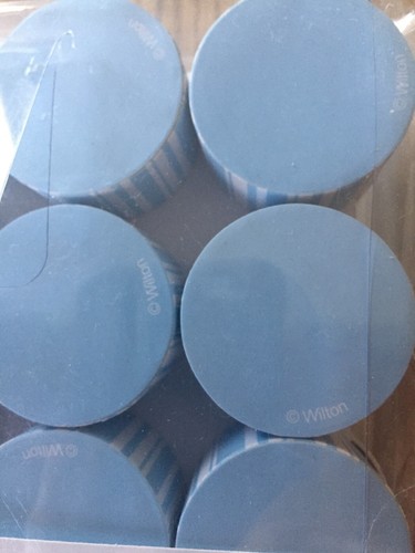 Cylinders Favor Box Kit from Wilton Baby Blue Stripe with Ribbon 20 count - Picture 7 of 8