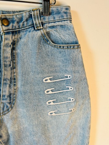 VTG 90'S Y2K MILLENNIAL SUN 29 LIGHT SAFTEY PIN EMBROIDERED JEAN SHORTS*XS/S - Bild 2 von 7