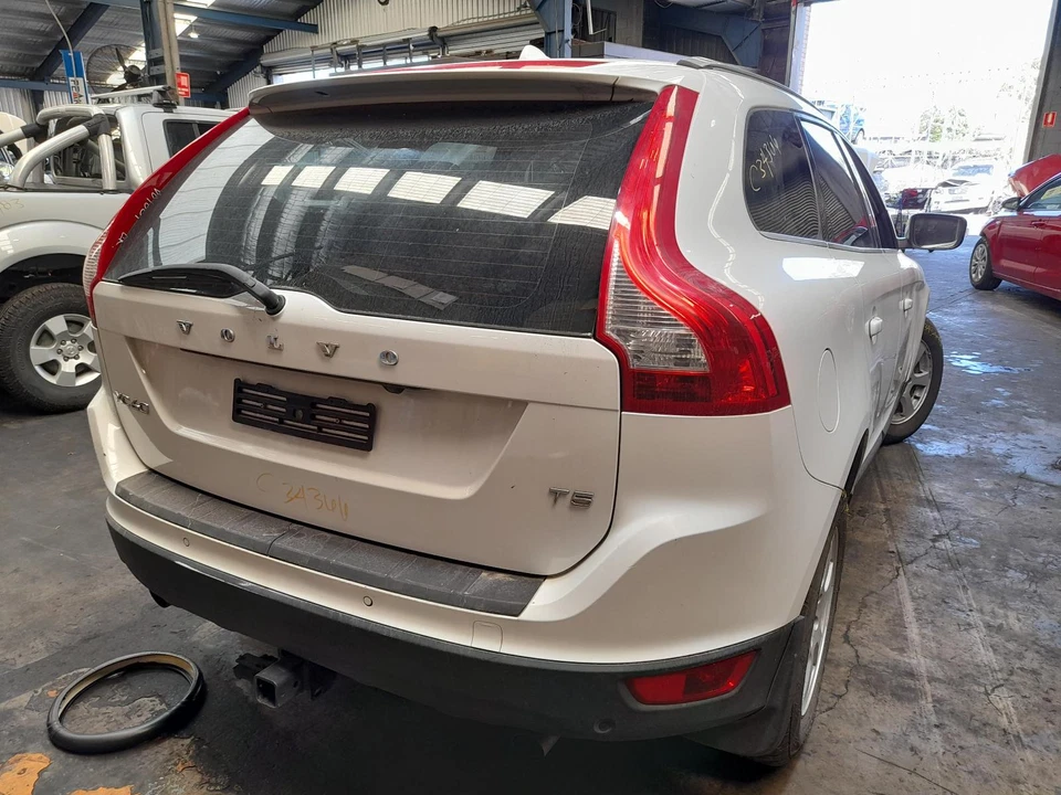 VOLVO XC60 LEFT FRONT HUB ASSEMBLY DZ, 02/09-04/17 - image 4 of 4