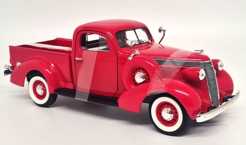 Signature 1/18 Studebaker Coupe Express Pick Up Red '37 Diecast Scale Model Car - Picture 7 of 7