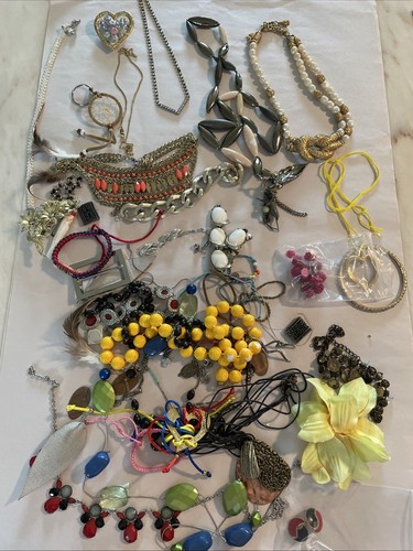 Jewelry Vintage Modern Huge Lot Art, Craft Junk, Broken , mixed jewelry - Picture 1 of 12
