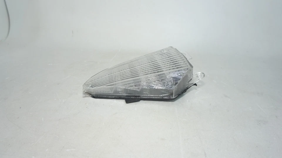 2016 08-16 YAMAHA R6 YZF 600 R6 LANTERNA TRASEIRA Luz de Freio 308554 Original OEM - Imagem 2 de 4