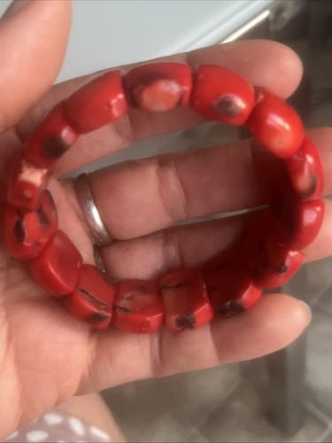 Stunning Genuine Natural Red Coral Bead Stretch Bracelet - Picture 3 of 7