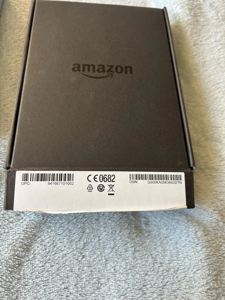 Amazon Kindle (8th Generation) E-Reader - White - 4GB, Wi-Fi - Image 4 of 4