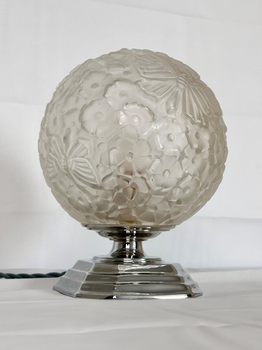 1930s French Art Deco Hettier & Vincent Lamp, Bakelite Switch, Butterfly Globe - Picture 14 of 19