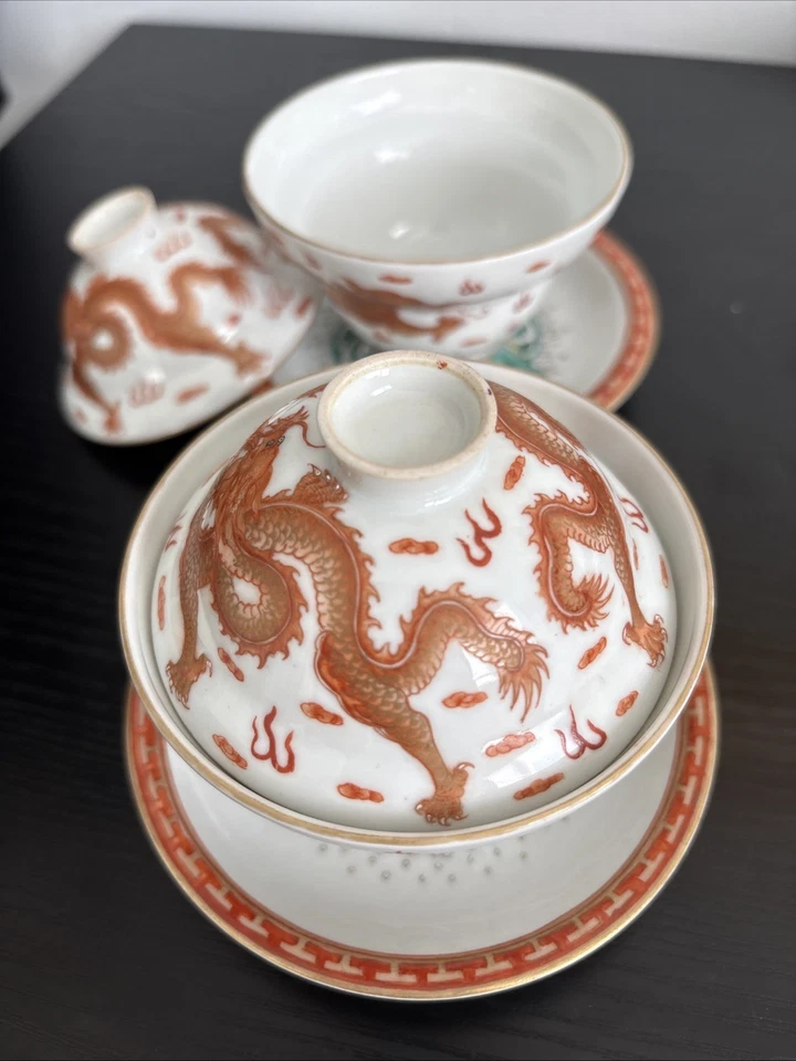 Antiguo cuenco chino cubierto de porcelana con motivo de dragón rojo hierro. Juego de 2 Foto 3 de 3