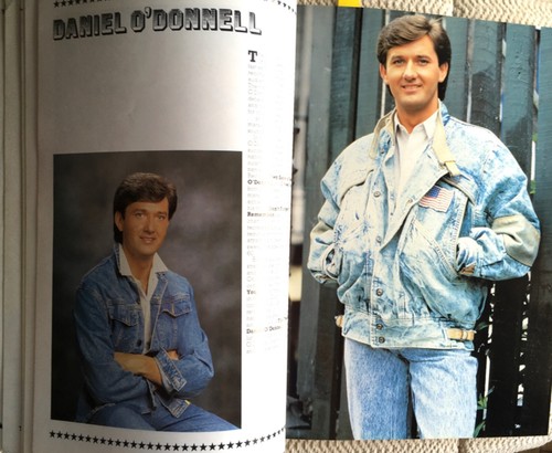 MERVYN CONN PRESENTS MERLE HAGGARDS AT THE COUNTRY MUSIC FESTIVAL PROGRAMME 1988 - Imagen 9 de 9