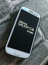 Samsung  Galaxy S III GT-I9300, 16 GB, Marble White (Ohne Simlock) mit Zubehoer.