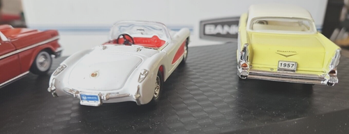 Road Legends Chevrolet Collectors Edition 1957 Bel Air, Nomad and Corvette 1:43 - Picture 12 of 15
