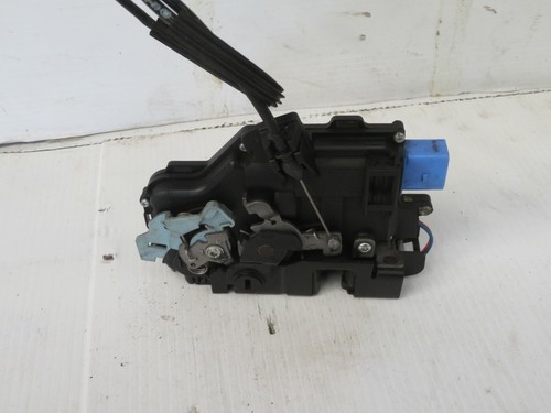 SKODA OCTAVIA 2012 PASSENGER SIDE REAR DOOR LOCK MECHANISM P/N: 7L0839015D - Picture 3 of 6