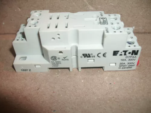 EATON D7PAA 16A/300V  RELAY SOCKET - 14 AVAILABLE