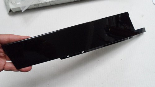Mercedes Benz Left Side Applique A 2056900787 - Foto 5 di 11